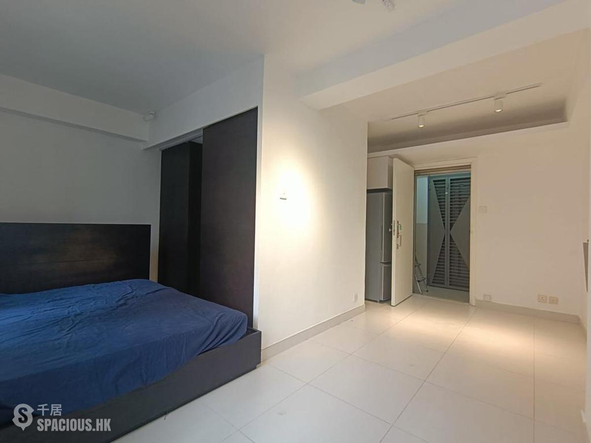 Sai Ying Pun - Fung Yu Building 01