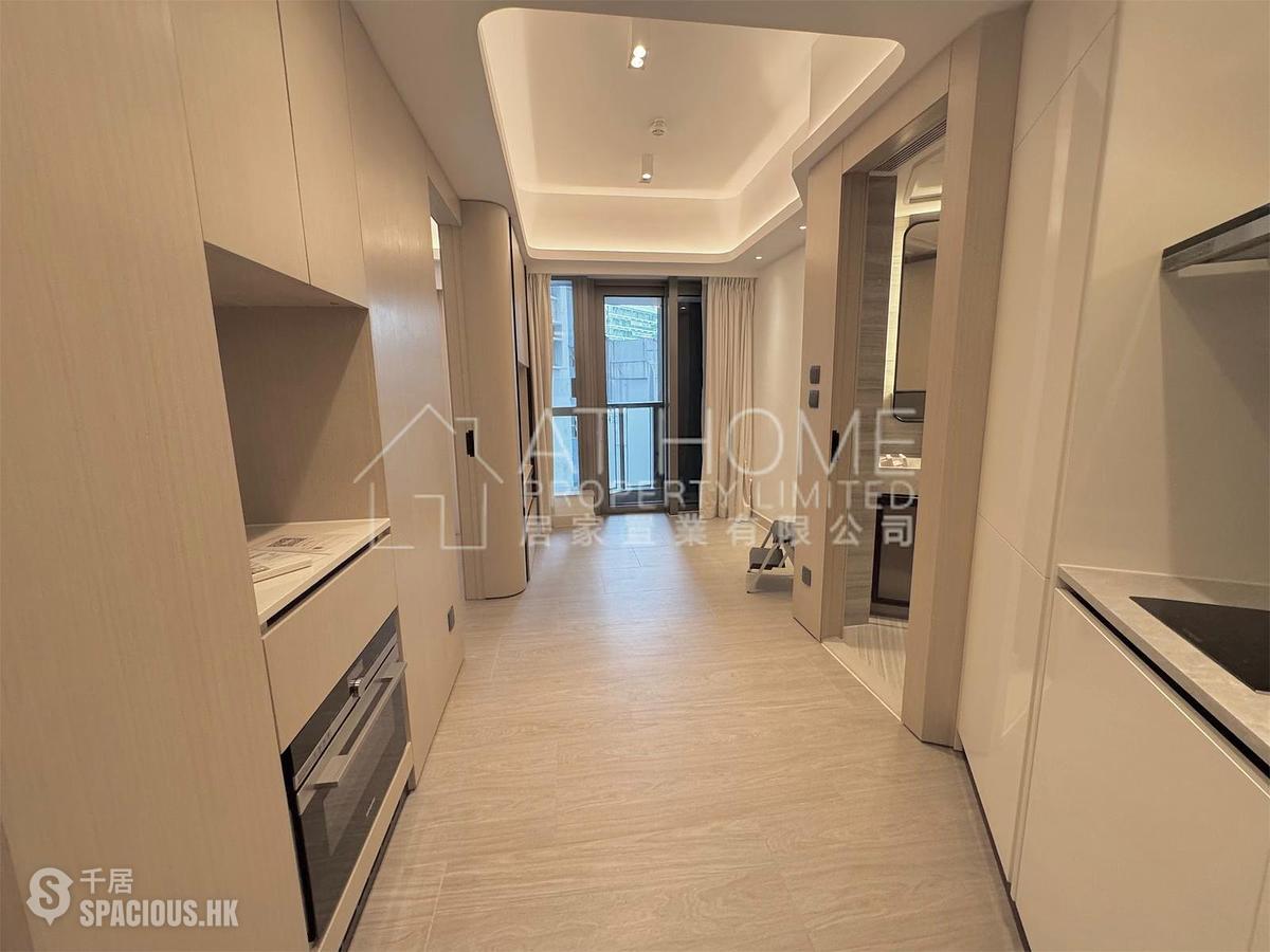Mid Levels Central - Townplace Soho 01