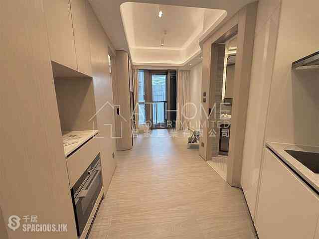 Mid Levels Central - Townplace Soho 01