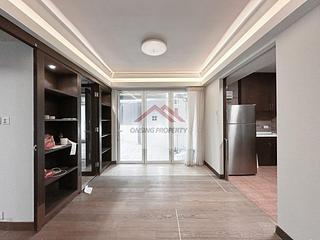 Mid Levels Central - On Fung Building 03