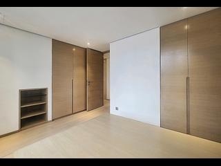 Wan Chai - Convention Plaza Apartments 05