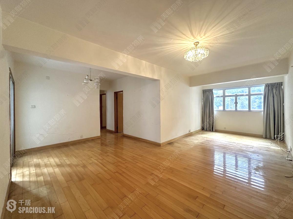 Mid Levels Central - Merry Court 01