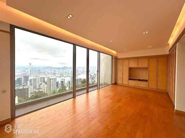 The Peak - Sky Court 07