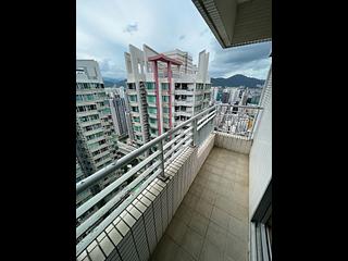 Tai Kok Tsui - Metro Harbour View 02