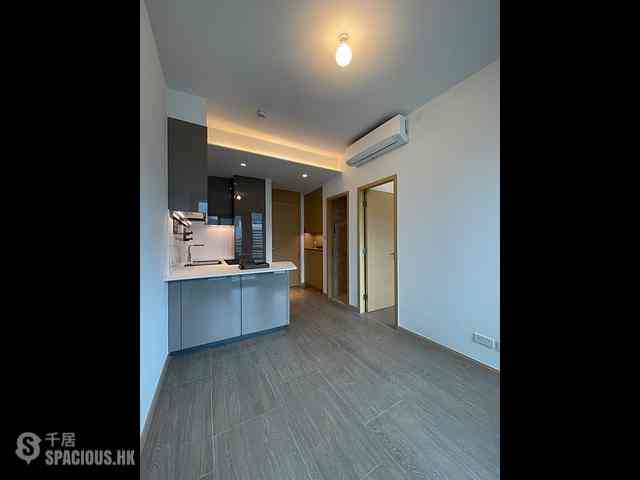 Wong Chuk Hang - The Southside Phase 2 La Marina Tower 2B 01