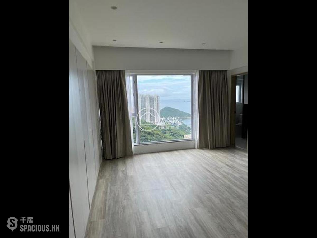 Repulse Bay - Sea Cliff Mansions 01