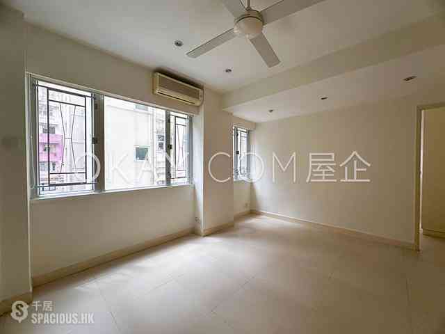 Wan Chai - Tung Shing (Sing) Building 01