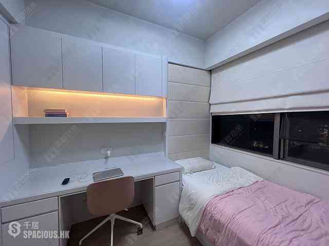 Pak Shek Kok - Solaria Tower 5 07