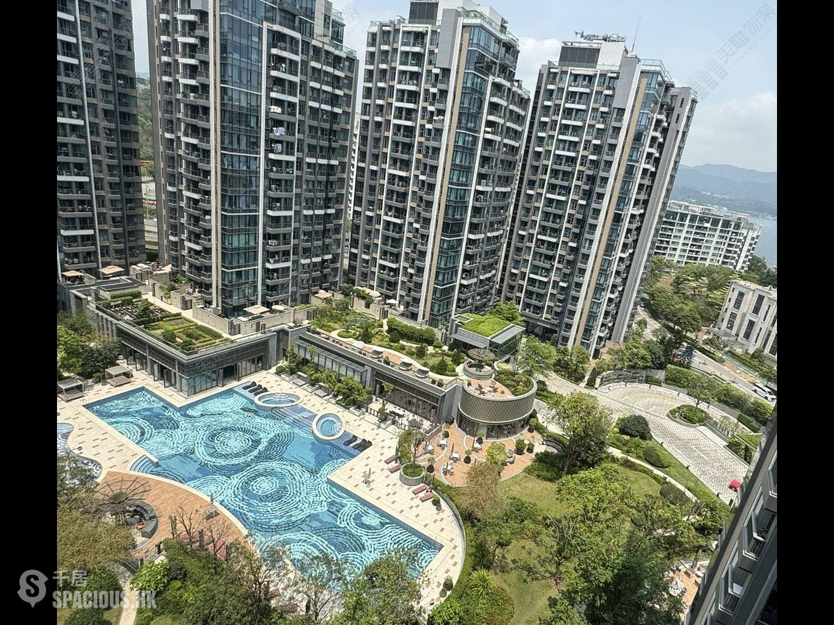 Pak Shek Kok - St Martin 01