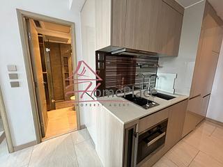 Sai Ying Pun - King's Hill 04