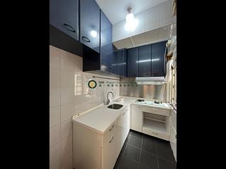 Sai Ying Pun - Yuk Ming Towers 03