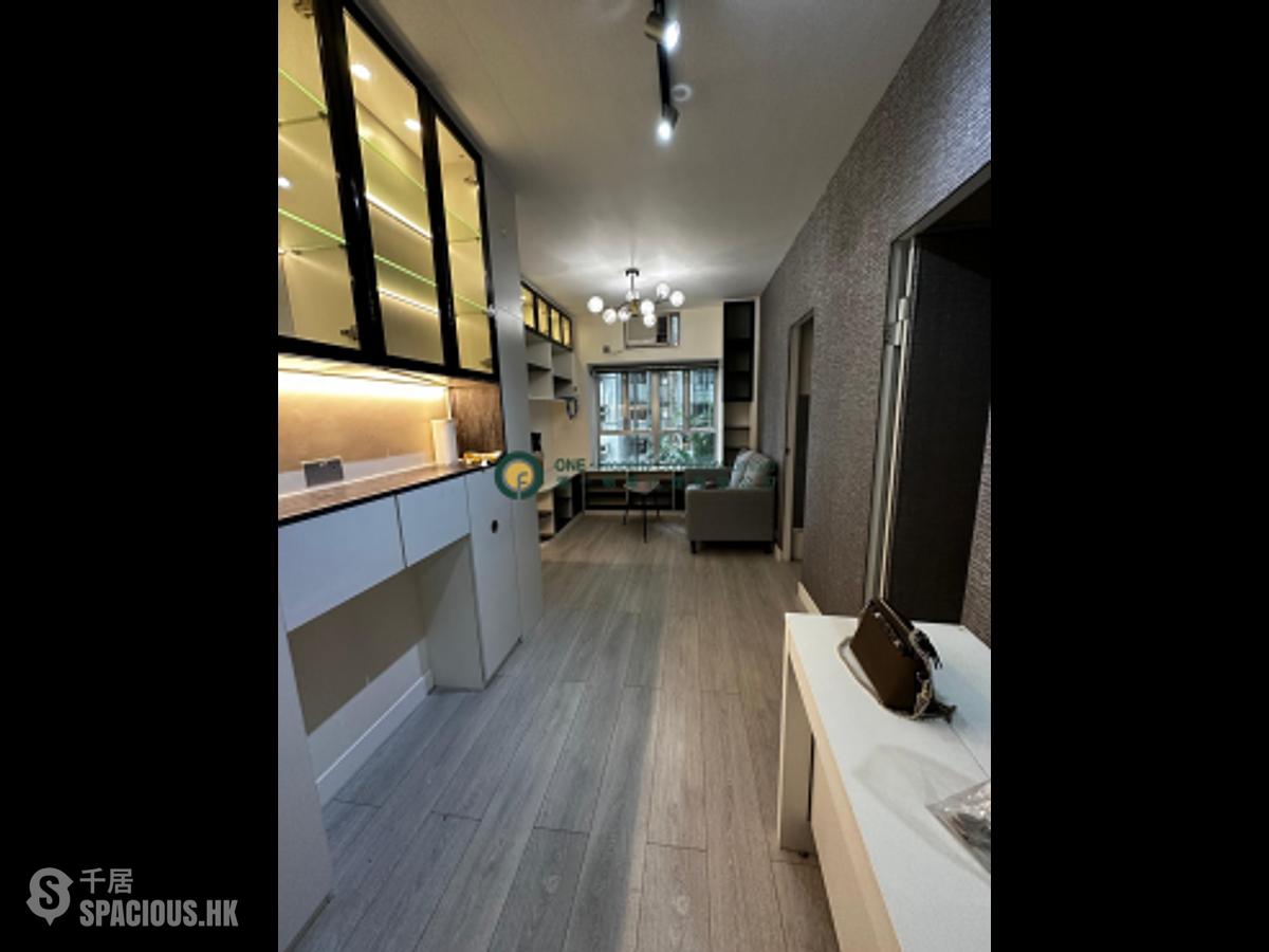 Mid Levels Central - Maxluck Court 01