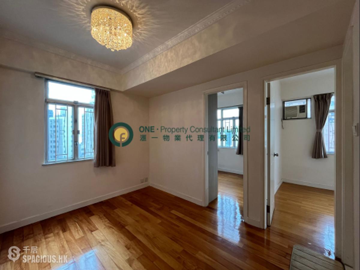 Sai Ying Pun - Golden Phoenix Court 01