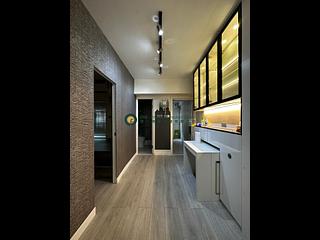 Mid Levels Central - Maxluck Court 04