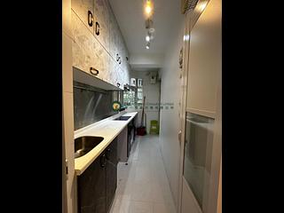 Mid Levels Central - Maxluck Court 06