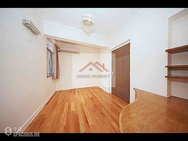 Sai Ying Pun - Golden Phoenix Court 01