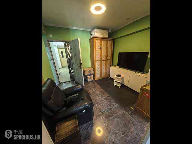 Kennedy Town - Luen Gay Apartments 01