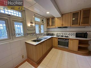 Mid Levels West - Realty Gardens 02