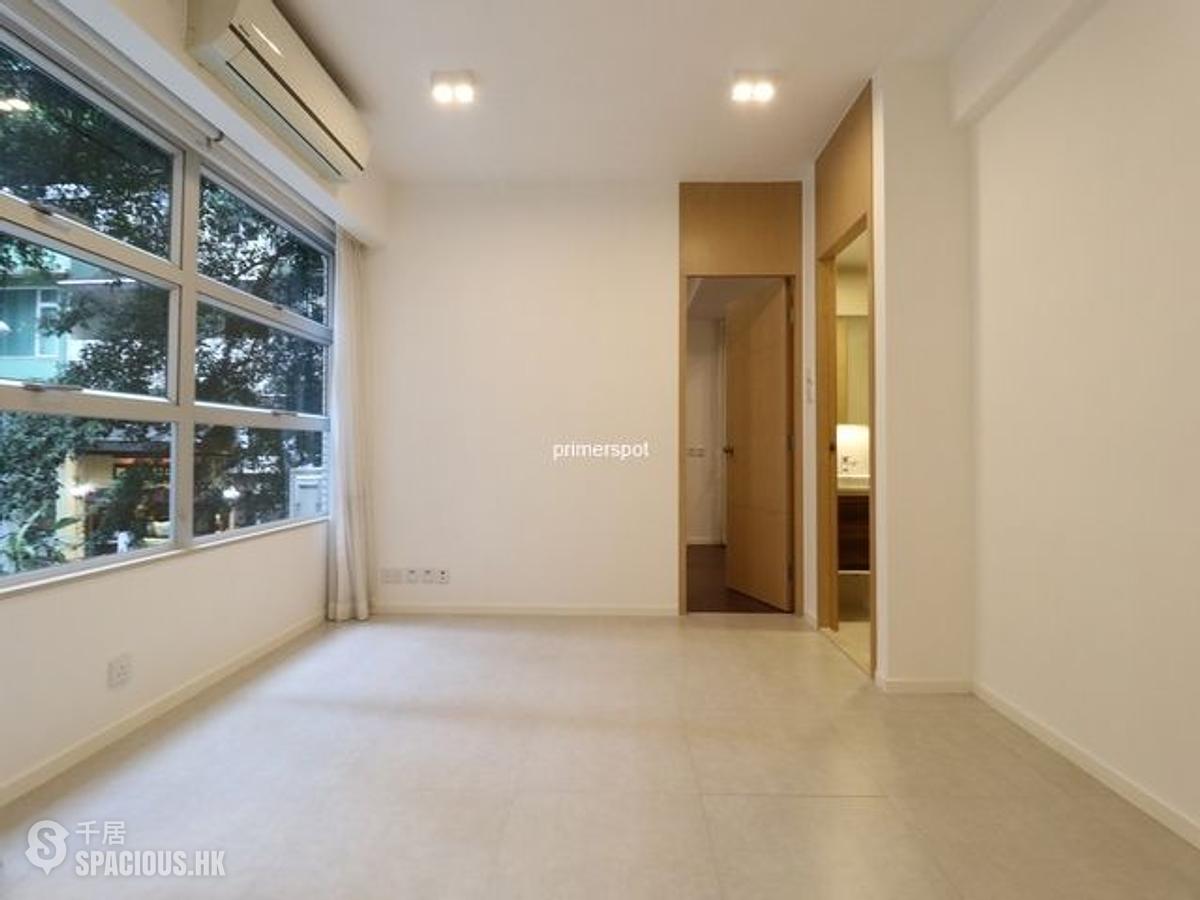 Wan Chai - Lok Moon Mansion 01