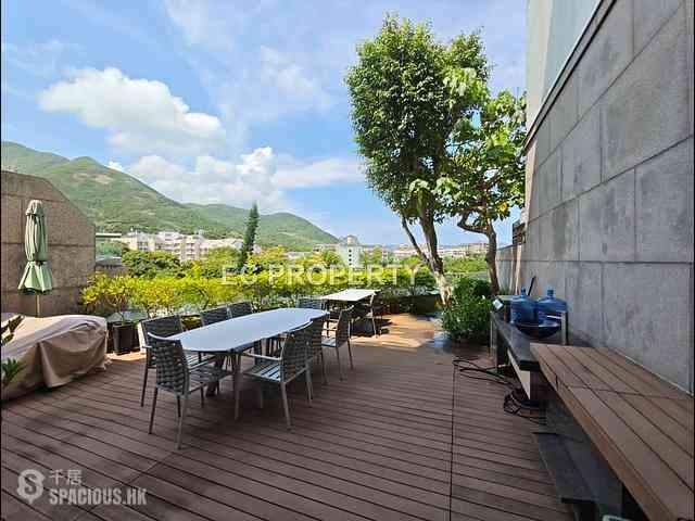 Chung Hom Kok - 33, Cape Road 01