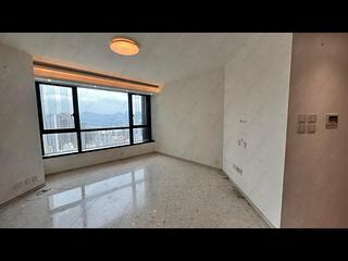 Mid Levels West - 80 Robinson Road 04