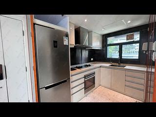 Mid Levels West - 80 Robinson Road 11