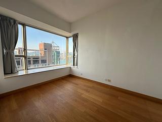 Sai Ying Pun - Island Crest Block 1 02