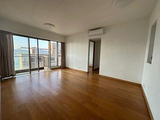 Sai Ying Pun - Island Crest Block 1 03