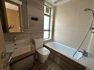 Sai Ying Pun - Island Crest Block 1 06