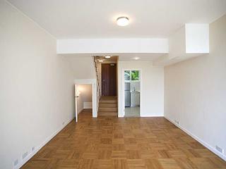 Chung Hom Kok - 30, Cape Road 04