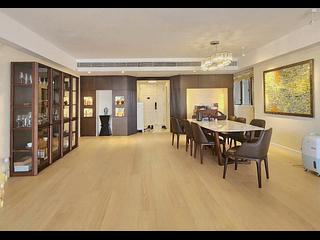Mid Levels Central - Clovelly Court Block 1 03