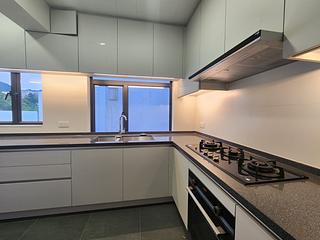 Beacon Hill - Hillsea Court 05