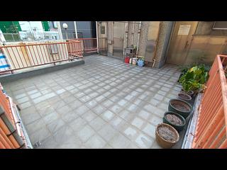 Sheung Wan - Shun Loong Building 03