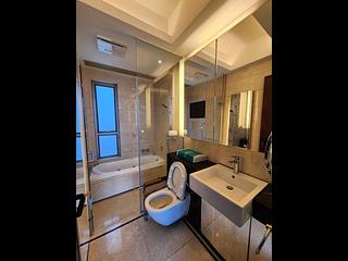 Tai Kok Tsui - One Silversea Tower 2 09