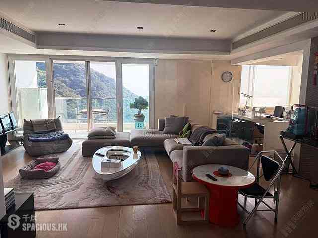 Repulse Bay - Sea Cliff Mansions 01
