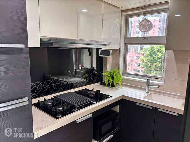 Sai Ying Pun - Centre Place 01
