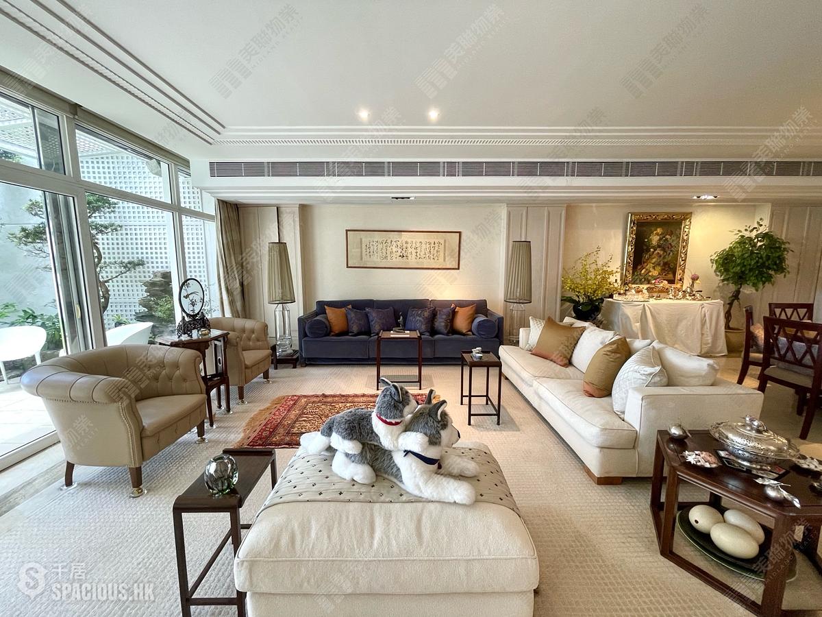 The Peak - Kellett Villas 01