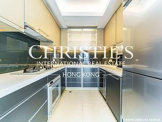 Mid Levels Central - 11, Macdonnell Road 10