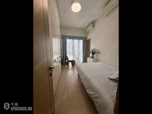 Gold Coast / So Kwun Wat - The Bloomsway 12