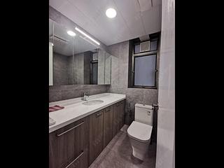 West Kowloon - Sorrento Phase 1 Block 5 08