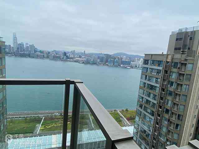 Fortress Hill - Harbour Glory 01