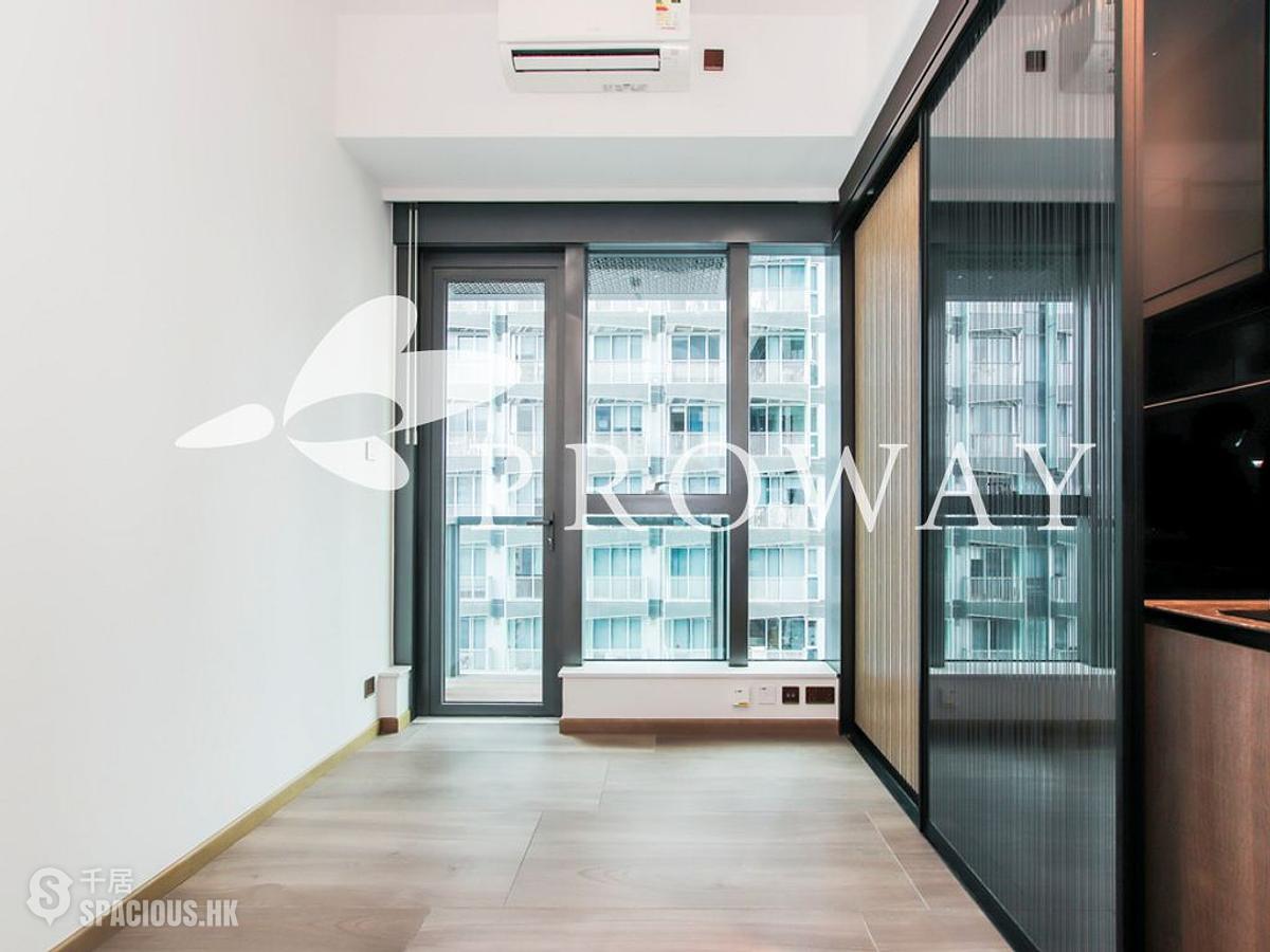 Sai Ying Pun - Two・Artlane 01