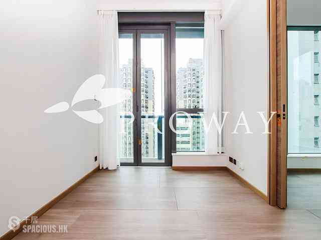 Sai Ying Pun - Two・Artlane 01