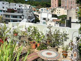 Jardines Lookout - Pinewood Garden 02