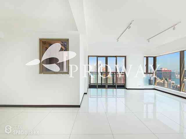 Sai Ying Pun - Centre Place 01