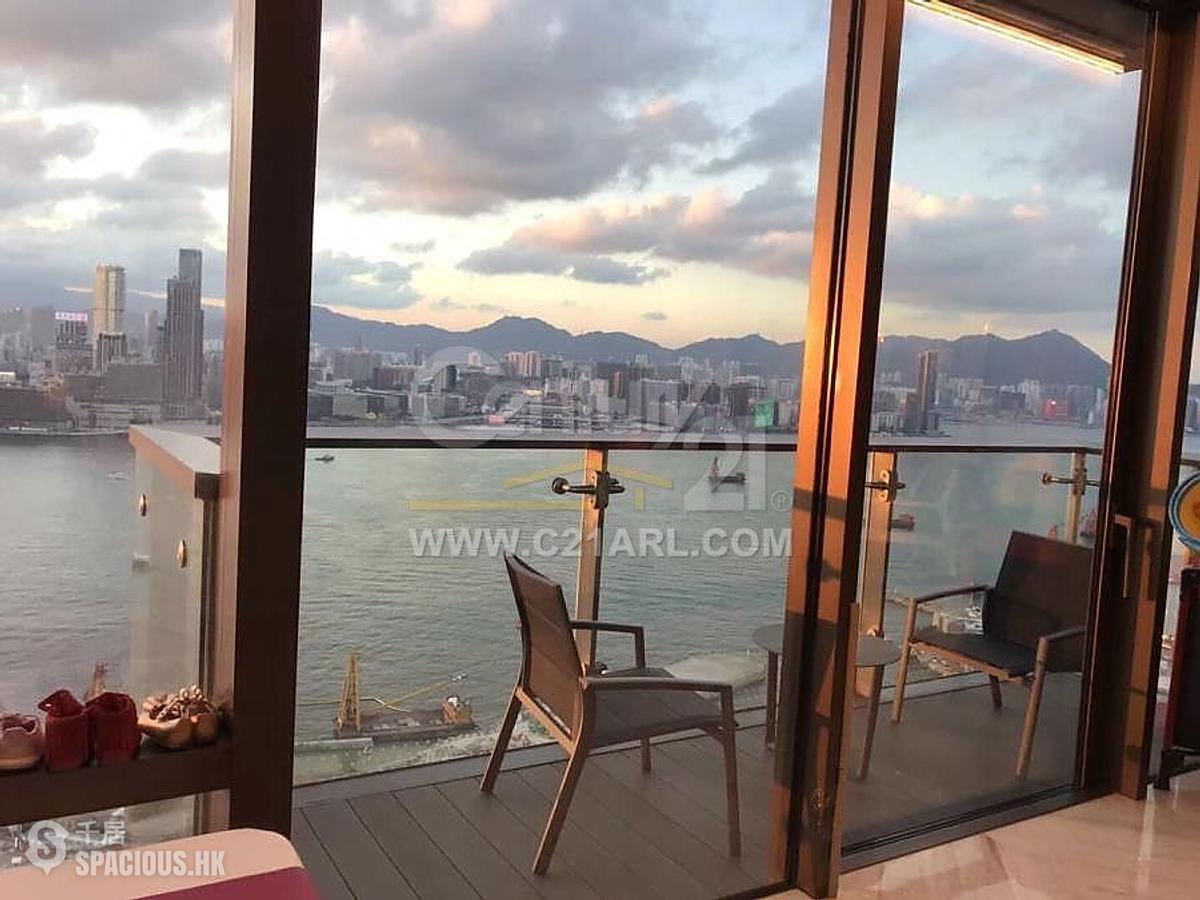 Wan Chai - The Gloucester 01