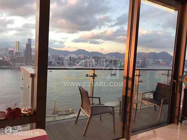 Wan Chai - The Gloucester 01