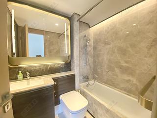 Wong Chuk Hang - The Southside Phase 2 La Marina Tower 2A 07