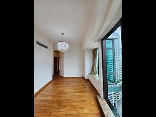 Mid Levels Central - Fairlane Tower 02