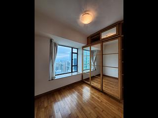 Mid Levels Central - Fairlane Tower 05